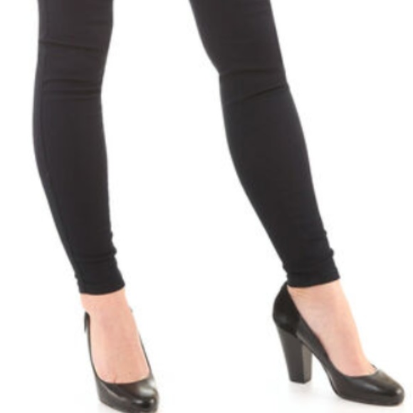 GUESS - Curvy Mid Rise Black Jeggings - Picture 5 of 6